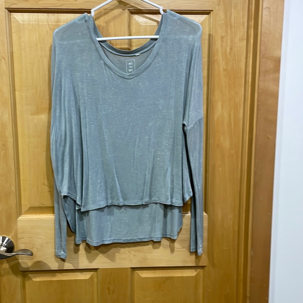 Me to We gray lightweight t-shirt size S